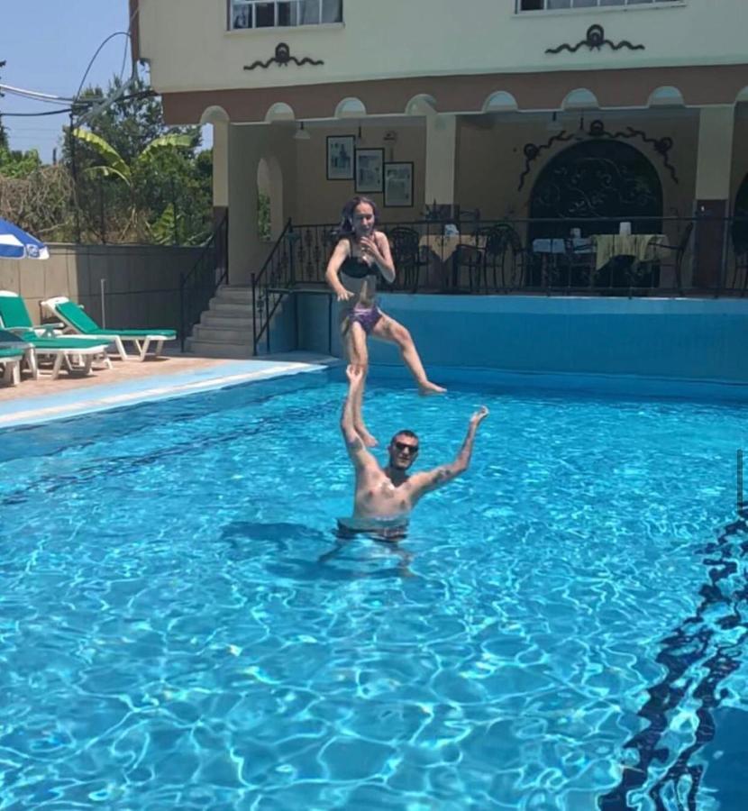 בלדיבי Kromer Garden Hotel מראה חיצוני תמונה
